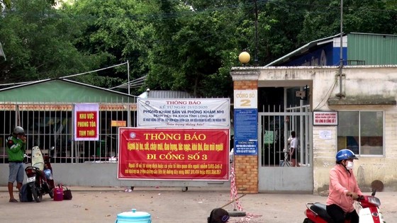 Phong tỏa tạm thời BV đa khoa Long An do có nhiều trường hợp nghi mắc Covid-19 ảnh 1
