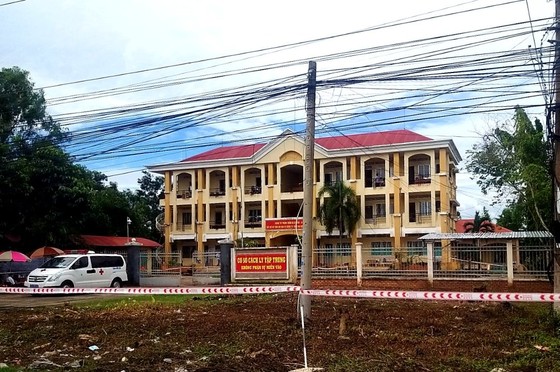 Chủ tịch thị xã Cai Lậy nghi nhiễm Covid-19, cách ly 4 phóng viên ảnh 1