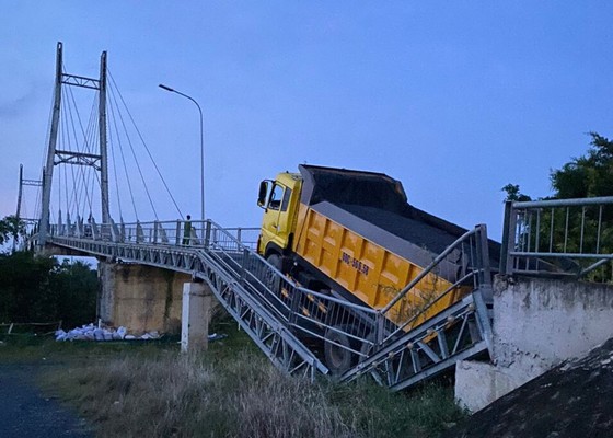 Có thể khởi tố vụ án hình sự làm sập nhịp dẫn cầu dây văng Bình Phong Thạnh ảnh 1