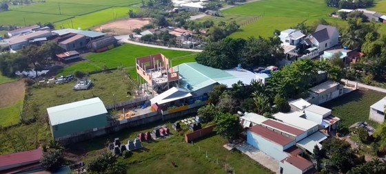 Đang tháo dỡ công trình xây dựng trái phép tại Tịnh thất Bồng Lai  ảnh 1