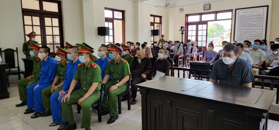 Ông Lê Tùng Vân đề nghị trả tự do cho các bị cáo ảnh 1