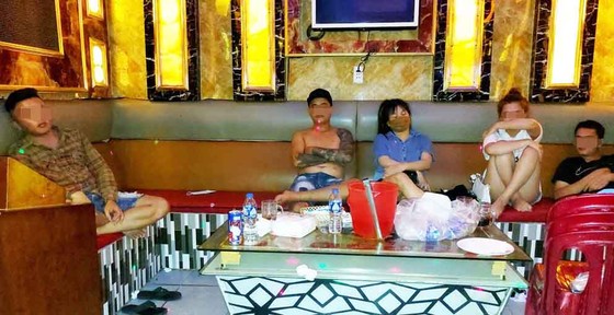 Điều tra nhóm thanh niên phê ma túy trong quán karaoke ở Long An ảnh 1