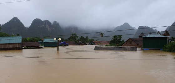 Mưa lớn, lũ dâng ngập Tân Hóa vượt mốc năm 2016 ảnh 4