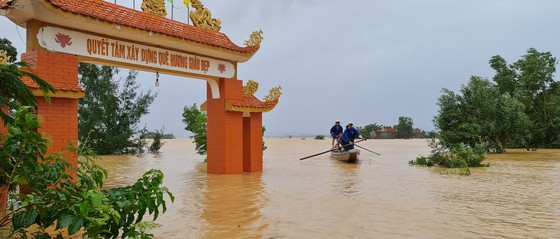 Hơn 12.000 nhà dân ở Quảng Bình ngập nặng ảnh 6