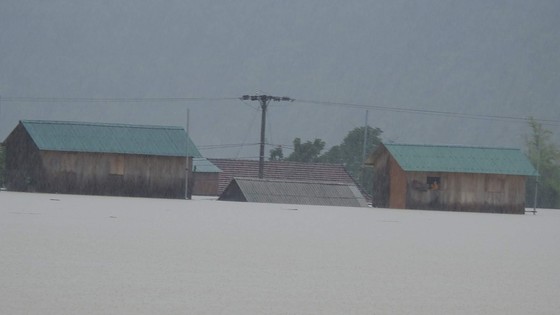 Hơn 12.000 nhà dân ở Quảng Bình ngập nặng ảnh 14