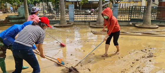 Quảng Bình: Hỗ trợ khẩn cấp 100 tỷ đồng cho hơn 100.000 hộ dân bị lũ lụt hoành hành ảnh 15