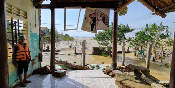 Quảng Bình: Hỗ trợ khẩn cấp 100 tỷ đồng cho hơn 100.000 hộ dân bị lũ lụt hoành hành ảnh 4