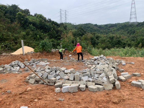 Quảng Bình: Nhiều hộ dân tự nguyện tháo dỡ công trình trái phép chờ đền bù ở dự án cao tốc Bắc - Nam ảnh 3
