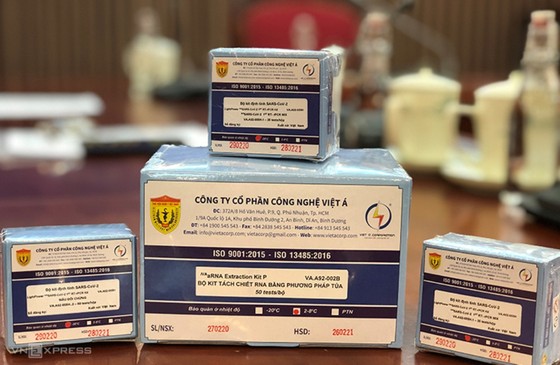 Nhiều cán bộ ở Trà Vinh đã nộp lại quà của Công ty Việt Á ảnh 1