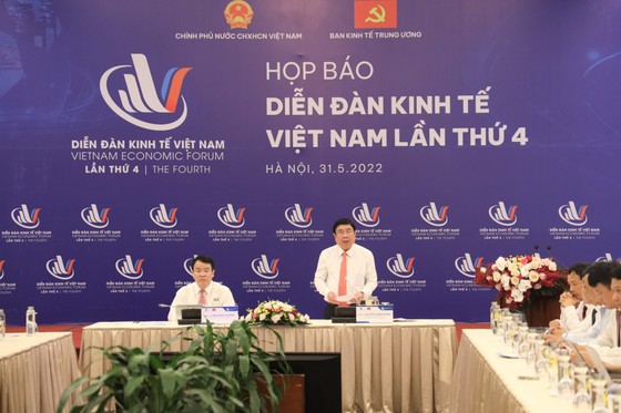 Diễn đàn Kinh tế Việt Nam lần đầu tiên tổ chức tại TPHCM ảnh 1