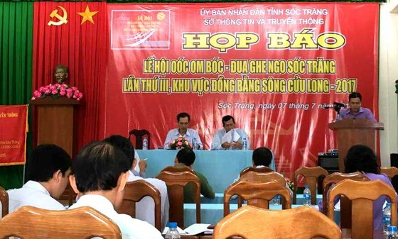 Nhiều hoạt động phong phú tại Lễ hội Oóc Om Bóc - Đua ghe Ngo Sóc Trăng lần thứ III-2017 ảnh 1