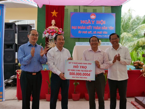 Bí thư Thành ủy TPHCM Nguyễn Thiện Nhân: Đoàn kết là sức mạnh góp phần xây dựng nông thôn mới ảnh 3