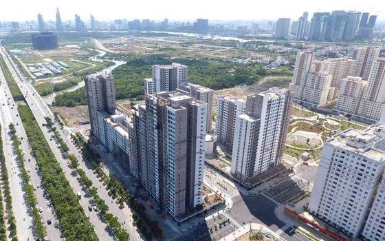 Giao dịch trầm lắng, doanh nghiệp bất động sản ngóng ngân hàng ‘nới room’ ảnh 1