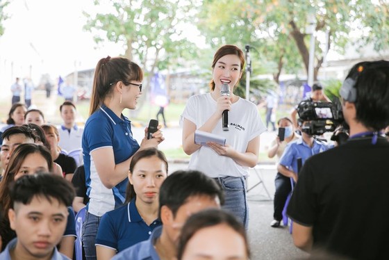 Hoa hậu Đỗ Mỹ Linh, Tiểu Vy cùng 200 tình nguyện viên hiến máu cứu người ảnh 9