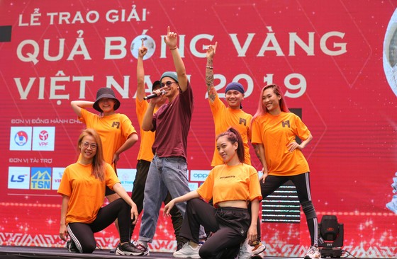 Rộn ràng trước giờ G Lễ trao giải Quả bóng vàng Việt Nam 2019 ảnh 4