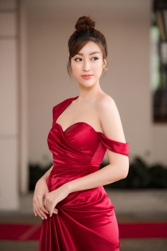 Lộ diện 7 giám khảo của Hoa hậu Việt Nam 2020 ảnh 7
