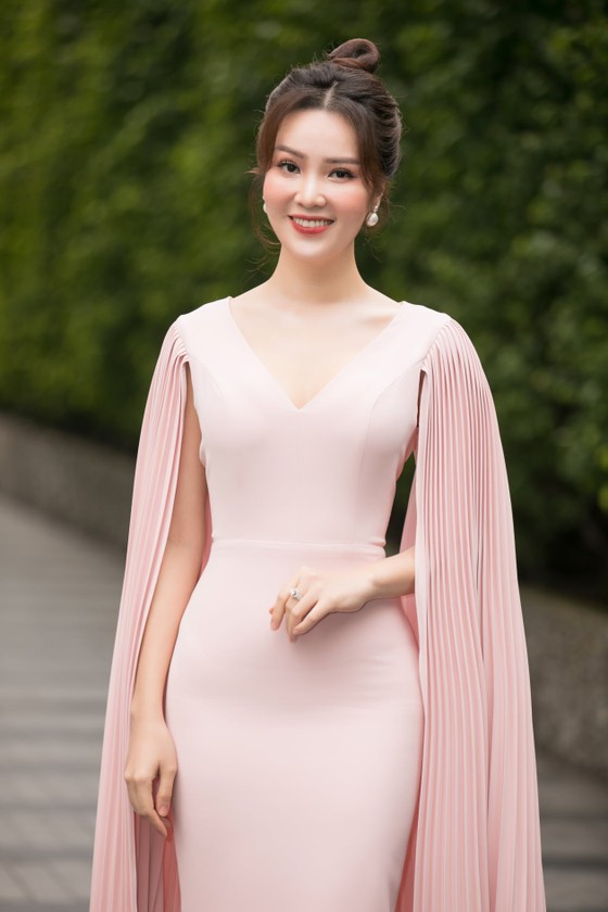 Hoa hậu Đỗ Mỹ Linh, Tiểu Vy thanh lịch tại sơ khảo Hoa hậu Việt Nam 2020 ảnh 10