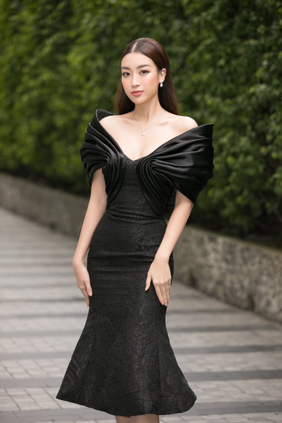 Hoa hậu Đỗ Mỹ Linh, Tiểu Vy thanh lịch tại sơ khảo Hoa hậu Việt Nam 2020 ảnh 3