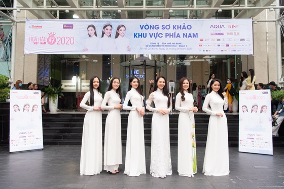 Hoa hậu Đỗ Mỹ Linh, Tiểu Vy thanh lịch tại sơ khảo Hoa hậu Việt Nam 2020 ảnh 1