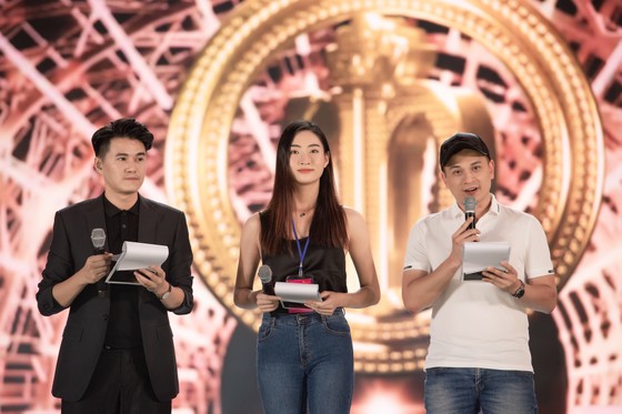 Dàn sao tất bật chuẩn bị cho đêm chung kết Hoa hậu Việt Nam 2020 ảnh 3
