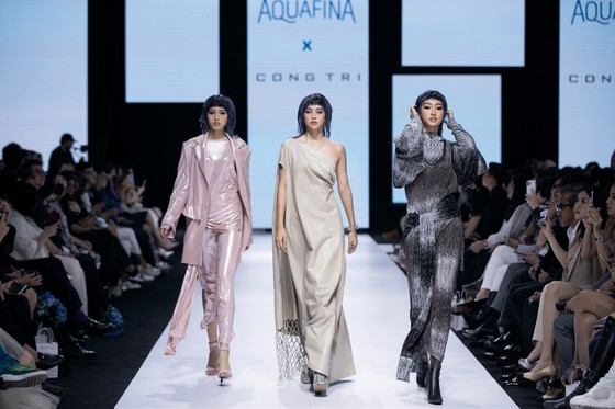 Tân hoa hậu Đỗ Thị Hà lần đầu catwalk khai mạc Aquafina Vietnam International Fashion Week 2020 ảnh 4