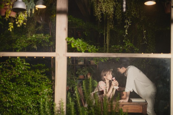 Thiều Bảo Trâm hát nhạc tỏ tình trong MV 'Love Rosie' ảnh 1