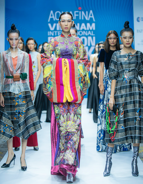 13 nhà thiết kế, thương hiệu thời trang tham gia Tuần lễ Thời trang Quốc tế Việt Nam 2021 ảnh 4