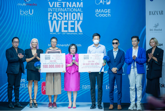13 nhà thiết kế, thương hiệu thời trang tham gia Tuần lễ Thời trang Quốc tế Việt Nam 2021 ảnh 12