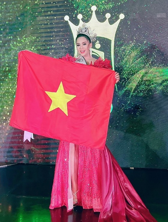 Đại diện Việt Nam đăng quang Hoa hậu Du lịch Sinh thái Quốc tế 2021  ảnh 2