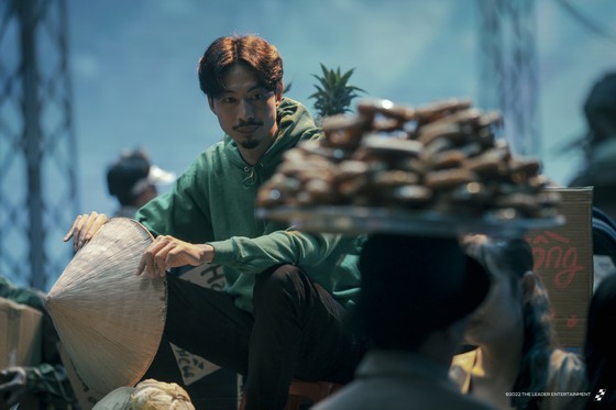 Hoàng Thùy Linh kết hợp cùng Đen Vâu trong MV 'Gieo quẻ' ảnh 5