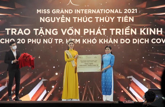 ​Hoa hậu Thùy Tiên hỗ trợ trẻ em mồ côi, người dân khó khăn ngay sau khi về nước ảnh 8