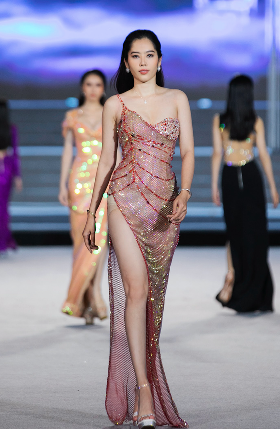 Thí sinh Lê Nguyễn Bảo Ngọc cao 1,85m vào thẳng top 20 Hoa hậu Thế giới Việt Nam 2022 ảnh 14