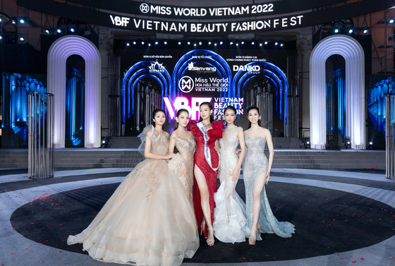 Thí sinh Lê Nguyễn Bảo Ngọc cao 1,85m vào thẳng top 20 Hoa hậu Thế giới Việt Nam 2022 ảnh 15