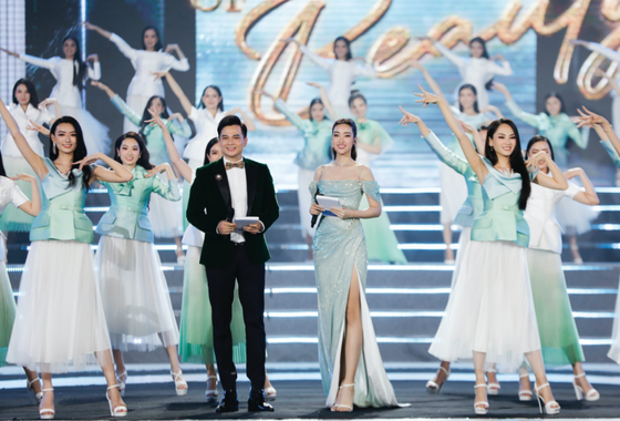 Áo dài được tôn vinh rực rỡ trong Chung khảo Toàn quốc Hoa hậu Thế giới Việt Nam 2022 ảnh 1
