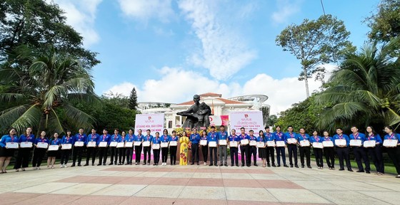Thanh niên điển hình tiên tiến làm theo lời Bác năm 2022: Nỗ lực từng ngày, hết lòng phục vụ nhân dân ảnh 2