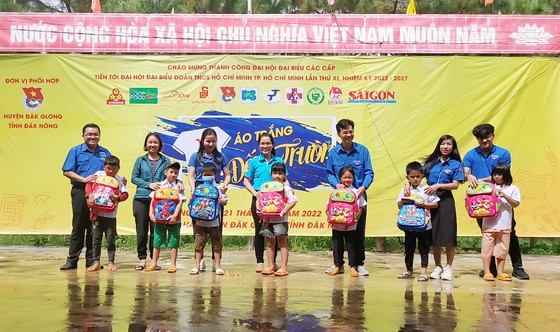 Chăm lo cho hàng trăm người dân, học sinh khó khăn vùng cao Đắk Nông ảnh 1