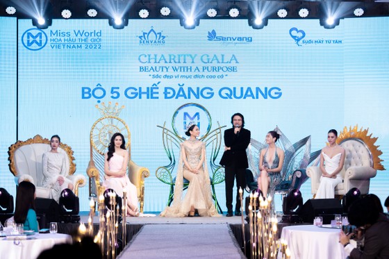 Nhận 7,6 tỷ đồng đấu giá từ thiện, Miss World Vietnam trao 50.000 USD ủng hộ quỹ từ thiện Miss World ảnh 3