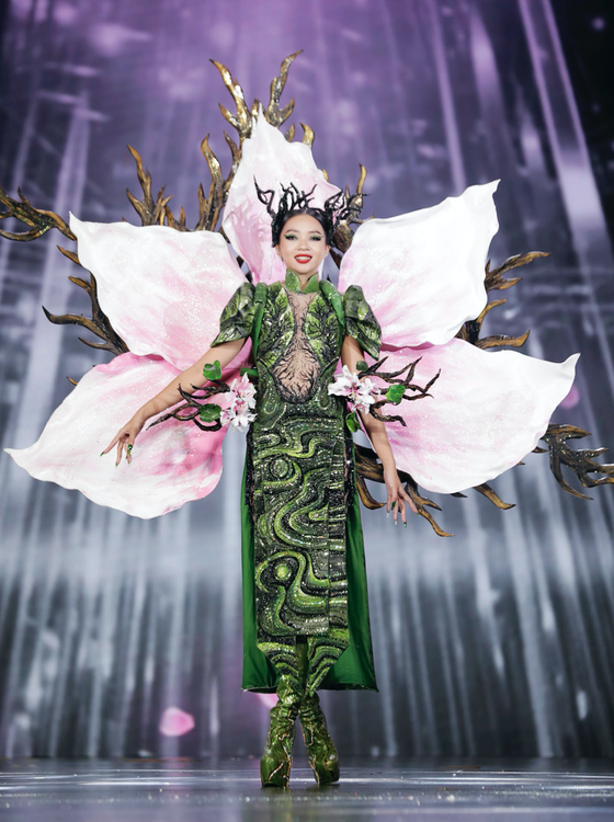 Mãn nhãn trang phục dân tộc cùng Hoa hậu Hoà bình Việt Nam 2022 ảnh 15