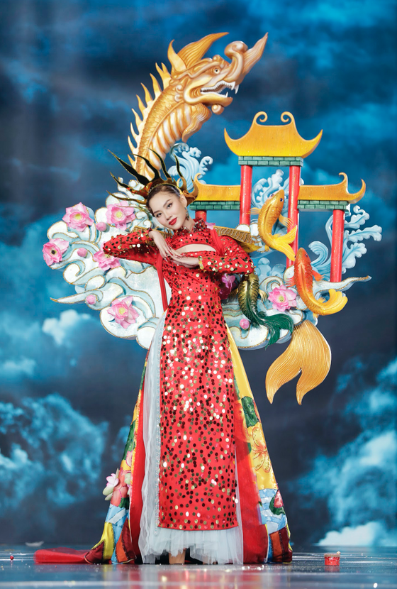 Mãn nhãn trang phục dân tộc cùng Hoa hậu Hoà bình Việt Nam 2022 ảnh 4
