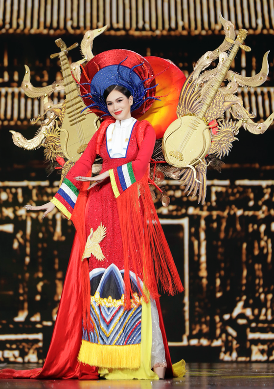 Mãn nhãn trang phục dân tộc cùng Hoa hậu Hoà bình Việt Nam 2022 ảnh 19