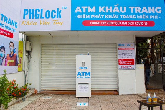 'ATM' khẩu trang miễn phí ảnh 4