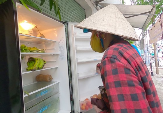 'Tủ lạnh cộng đồng' cho thực phẩm mang về nấu ảnh 4