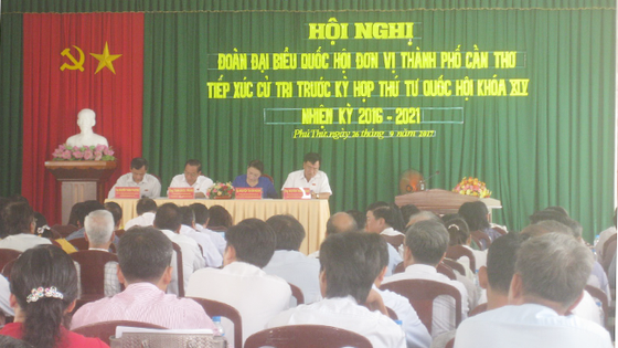 Chủ tịch Quốc hội Nguyễn Thị Kim Ngân tiếp xúc cử tri Cần Thơ  ảnh 1