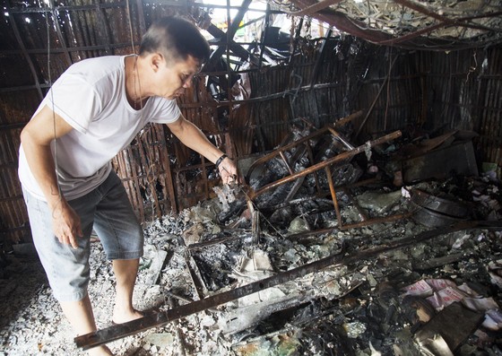Cháy nhà lồng chợ Rạch Sỏi ở Kiên Giang thiệt hại khoảng 1,5 tỷ đồng ảnh 2