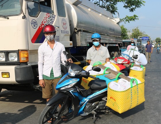 Hơn 22.554 hộ ở Tiền Giang được cấp nước ngọt cứu vườn cây ảnh 2