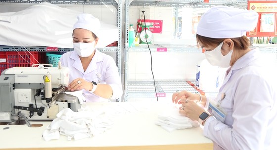 Cần Thơ hỗ trợ 1.000 khẩu trang vô khuẩn cho TP Riverside ở Mỹ ảnh 2