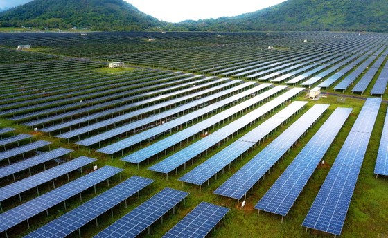 Khởi động nhà máy điện mặt trời 3.000 tỷ đồng giai đoạn 2 ở vùng biên giới An Giang ảnh 1