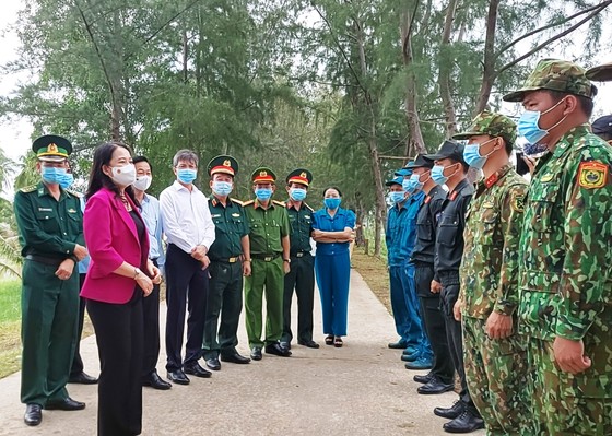Phó Chủ tịch nước Võ Thị Ánh Xuân kiểm tra phòng chống dịch Covid-19 ở Kiên Giang ảnh 1