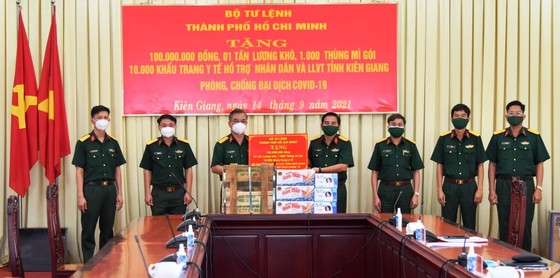 Bộ Tư lệnh TPHCM hỗ trợ tỉnh Kiên Giang chống dịch Covid-19 ảnh 1
