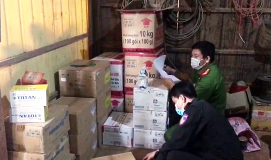 Phát hiện hơn 11.000 chai thuốc bảo vệ thực vật không rõ nguồn gốc ảnh 1